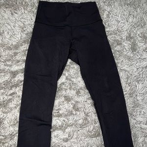 Size 6 wonderunder lululemon crops. High waisted, in great condition